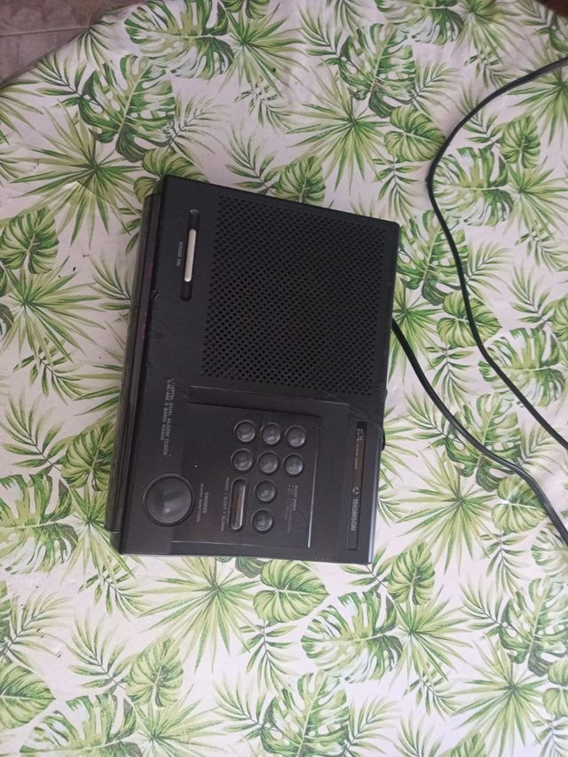 Radio Despertador Thomson Negra