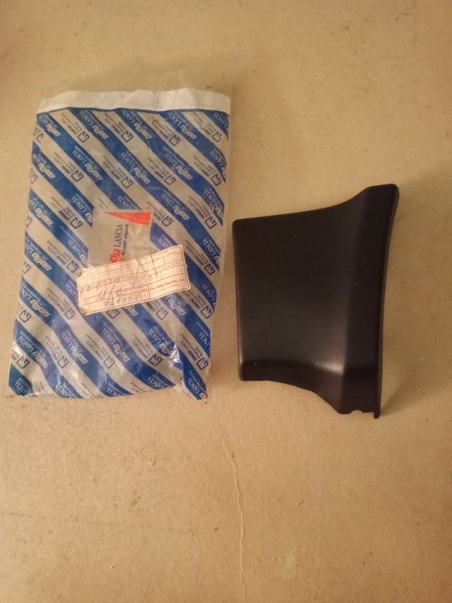 Embellecedor aleta Fiat ritmo  regata