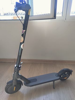 Patinete Xiaomi Essential + Casco