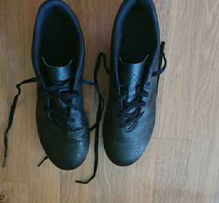 Botas de fútbol azul 