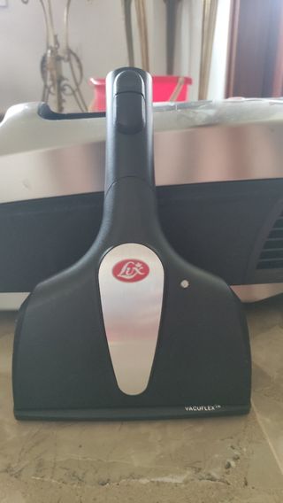 Aspiradora Lux 1200W con accesorios