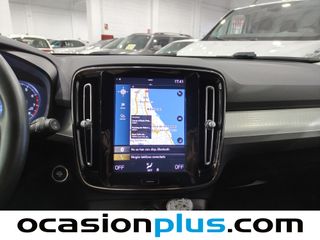 Volvo XC40 T2 Momentum Pro Auto 95 kW (129 CV)
