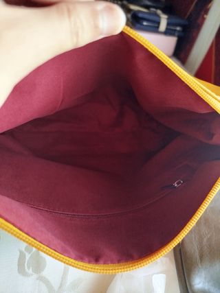 Bolsos grise y amarillo