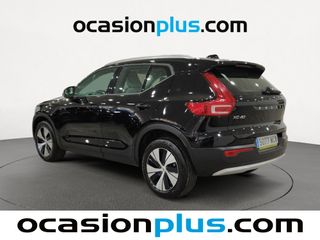 Volvo XC40 T2 Core Dark Auto 95 kW (129 CV)