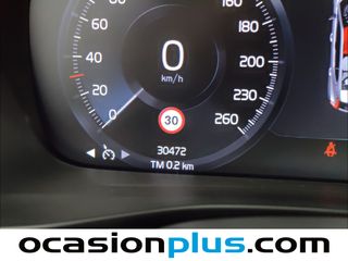 Volvo XC40 T2 Core Dark Auto 95 kW (129 CV)