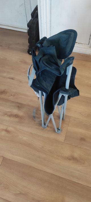 Silla de camping plegable azul y gris