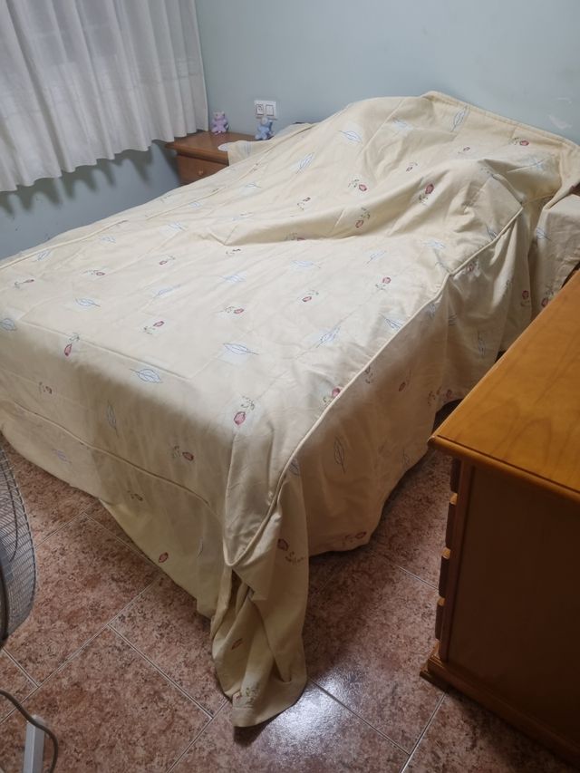 Colcha de cama beige y rosa medida 135 cm