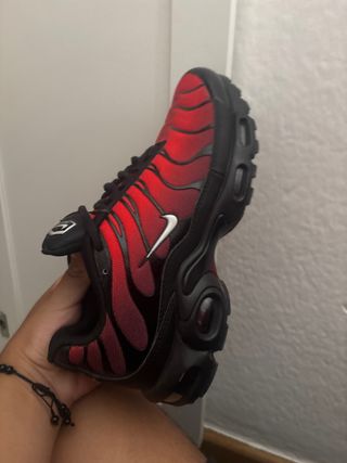 Zapatillas Nike TN Rojas y Negras