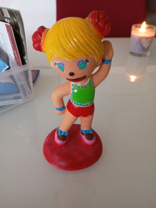 Figura de gimnasia pintada a mano
