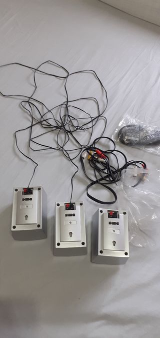 3 altavoces para cine en casa