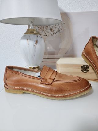 Mocasines de piel marrones
Talla 38,39,40