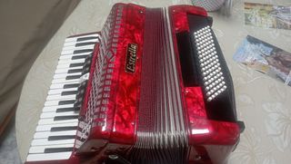 Acordeón Rojo Estrella
