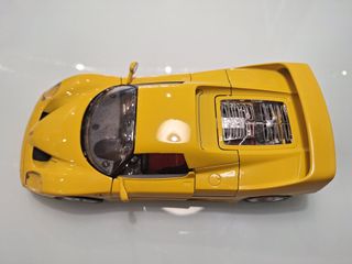 1/18. Ferrari F50 amarillo. Burago. 