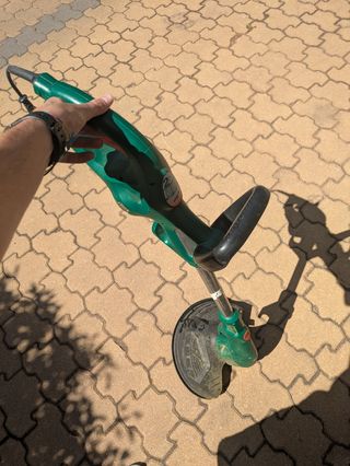 Desbrozadora eléctrica Black-Decker