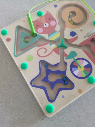 Juego de madera con imanes y caminos motricidad