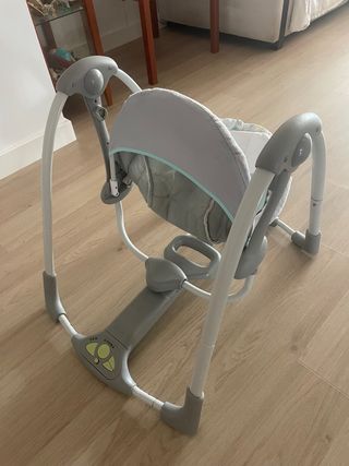 Mecedora de bebé gris