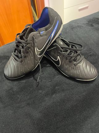 Botas de fútbol Nike Tiempo Negras