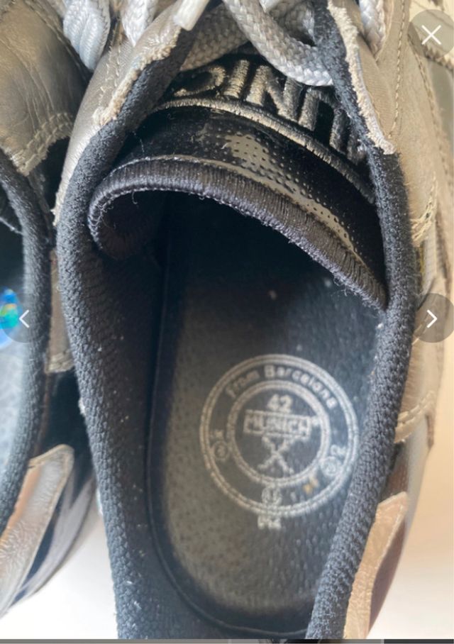 Zapatillas Munich grises y negras.