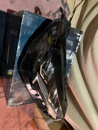 Faro Peugeot 3008 II Destro