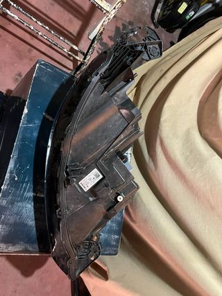 Faro Peugeot 3008 II Destro