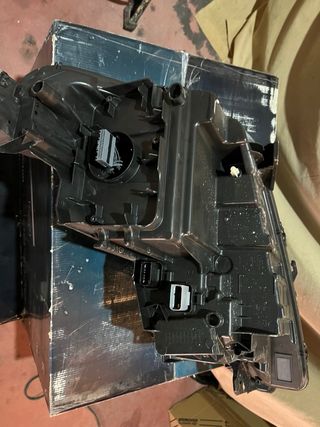 Faro Peugeot 3008 II Destro