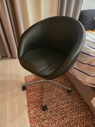 Silla IKEA SKRUVSTA Negra