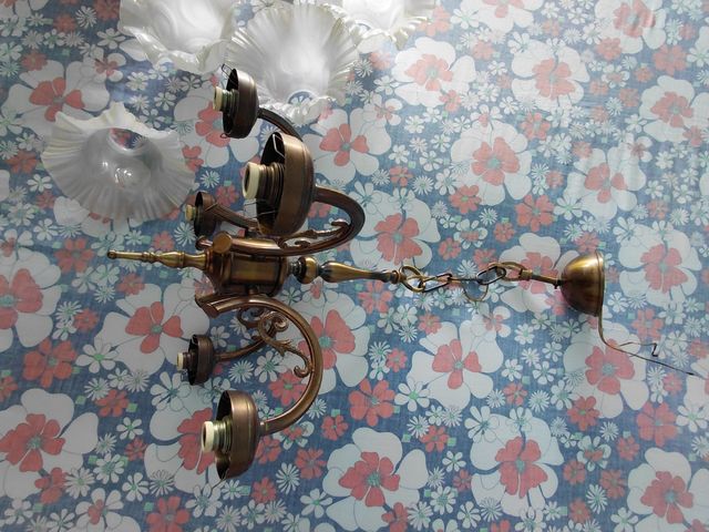 Lampada vintage in vetro e metallo