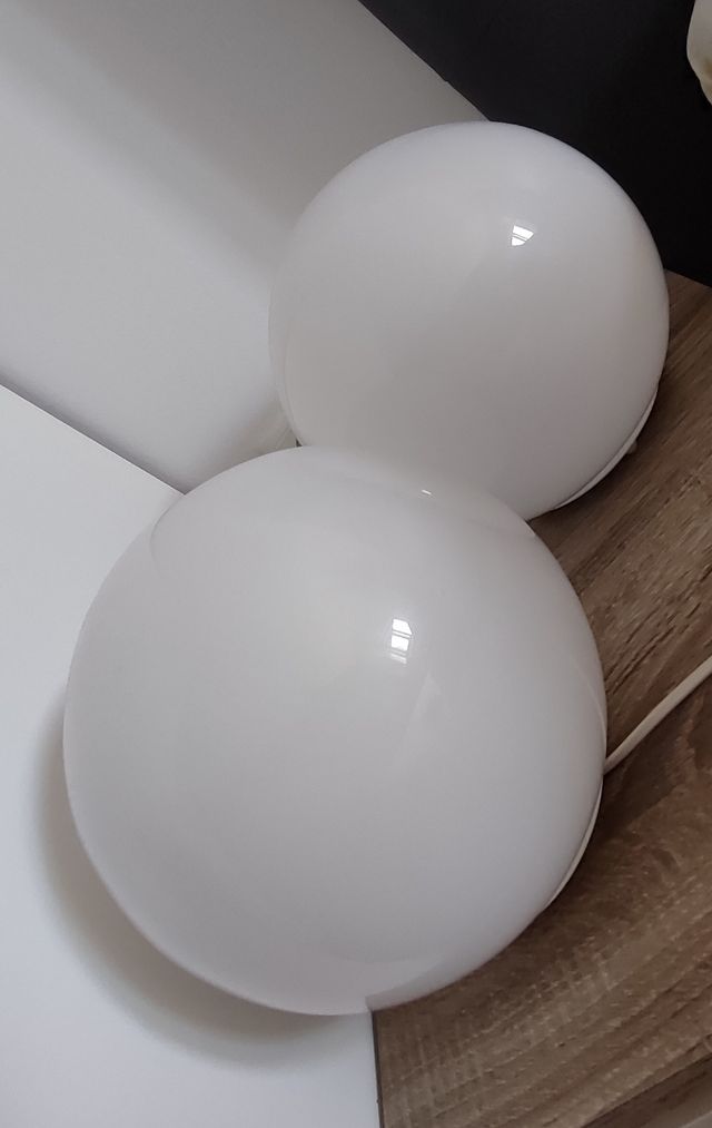 2 Lámparas de Mesa Blancas