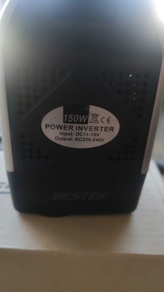 Inversor de corriente con USB y enchufe