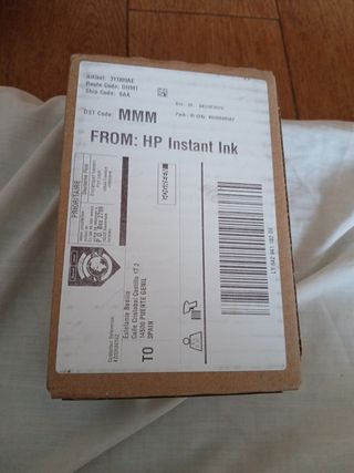 Caja precintada con dos tinta de impresora