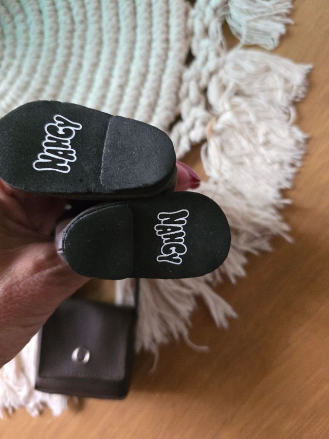 Nancy Azafata Botas y Bolso Marrón