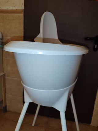 Bañera bebé gris con desagüe y patas