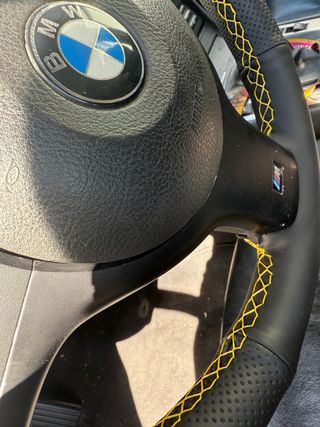 Volante M E46 Costura Amarilla
