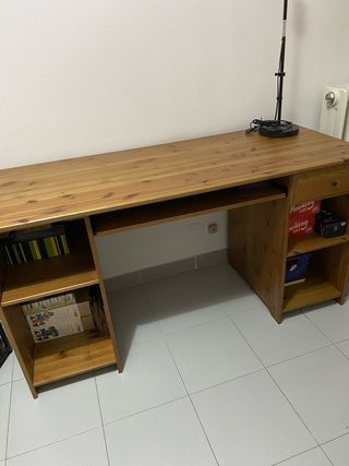 Escritorio de madera IKEA