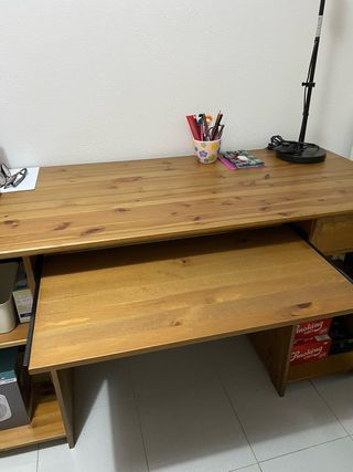 Escritorio de madera IKEA