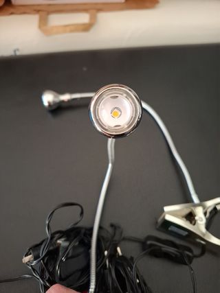 Lampade da lettura flessibili con morsetto
