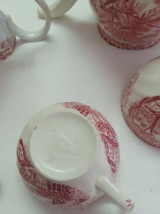 Louça Inglesa Porcelana Vermelha e Branca