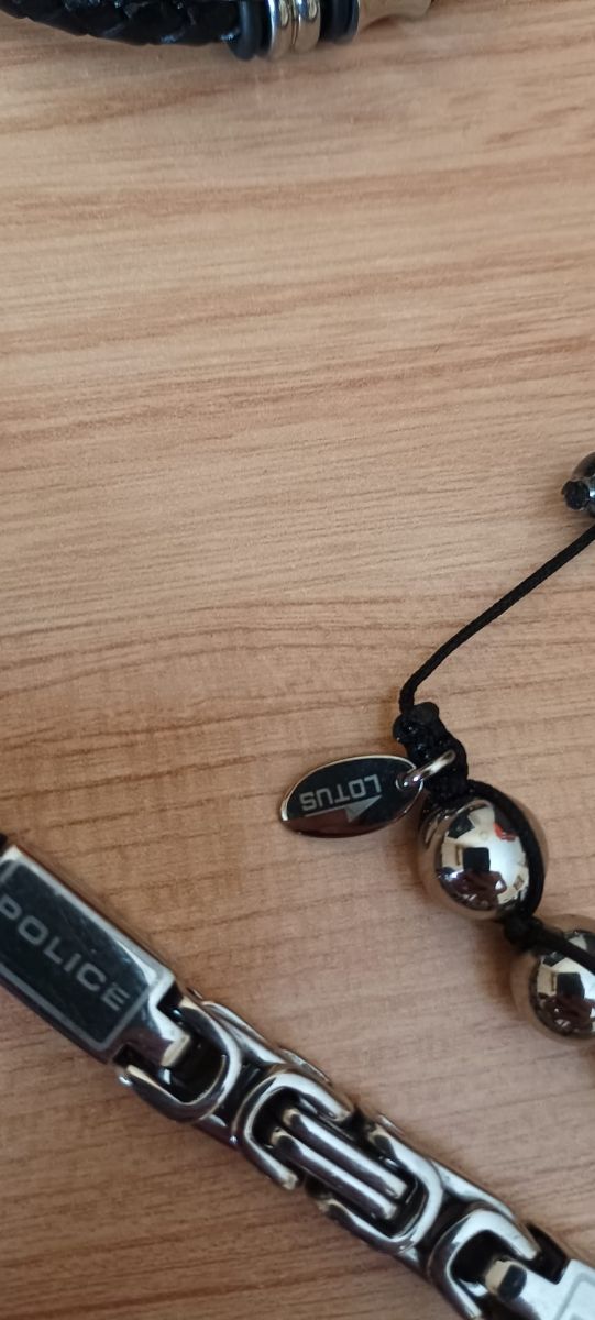 Lote 3 Pulseras Lotus y Police