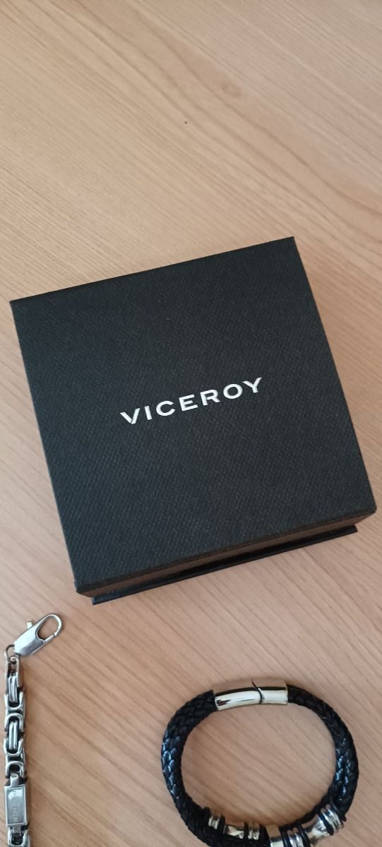 Lote 3 Pulseras Lotus y Police