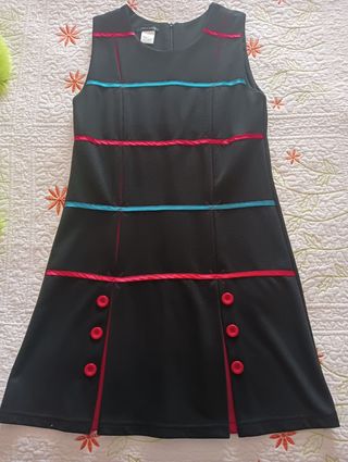 Vestido Negro Nana Bafta. Chica o niña adolescente