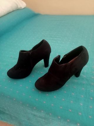 Botines de tacón negros