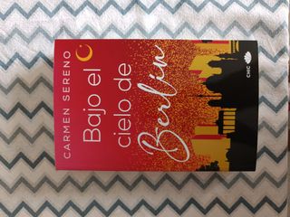 Bajo el cielo de Berlín (Spanish Edition)