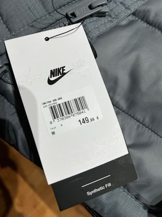 Chaqueta Nike Gris