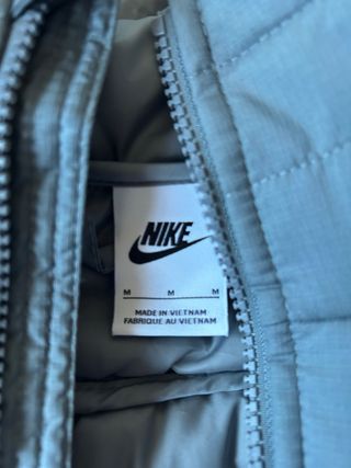 Chaqueta Nike Gris