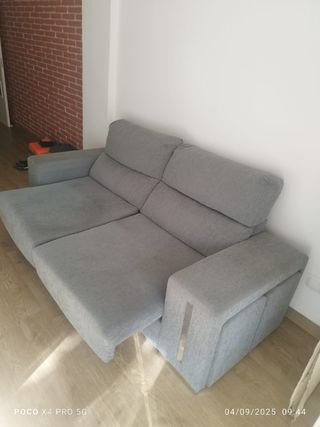 Lote: Sofá 3 plazas + somier y colchón de