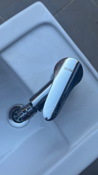 pila + pedestal + bidé + grifería Marca GALA