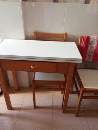 Mesa de cocina de madera