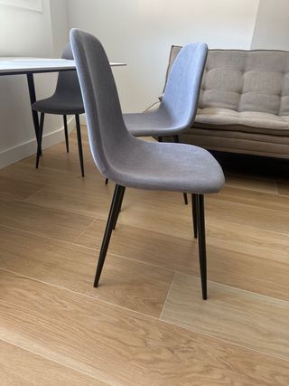 Mesa y 4 Sillas Comedor