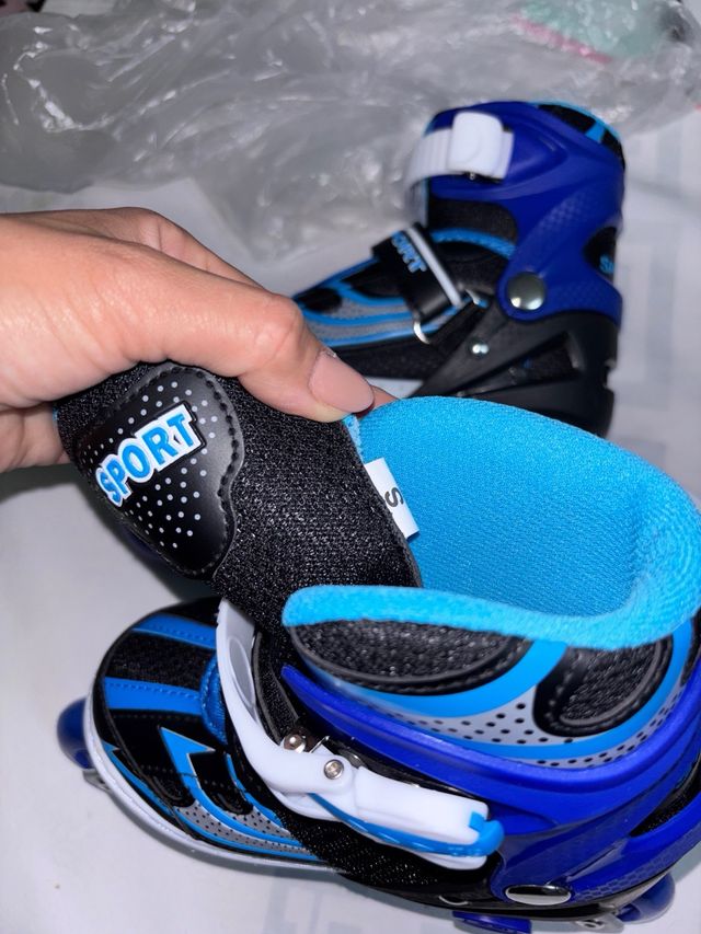 Patines ajustables azules con luces NUEVOS