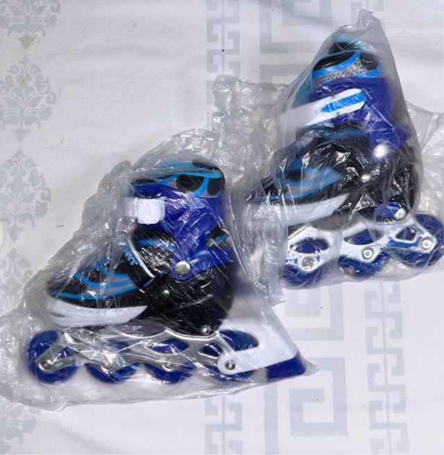 Patines ajustables azules con luces NUEVOS